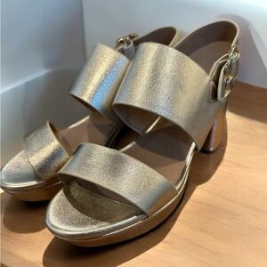 Size 8.5, AEROSOLS, gold leather. Worn once. MICHAEL KOHRS
